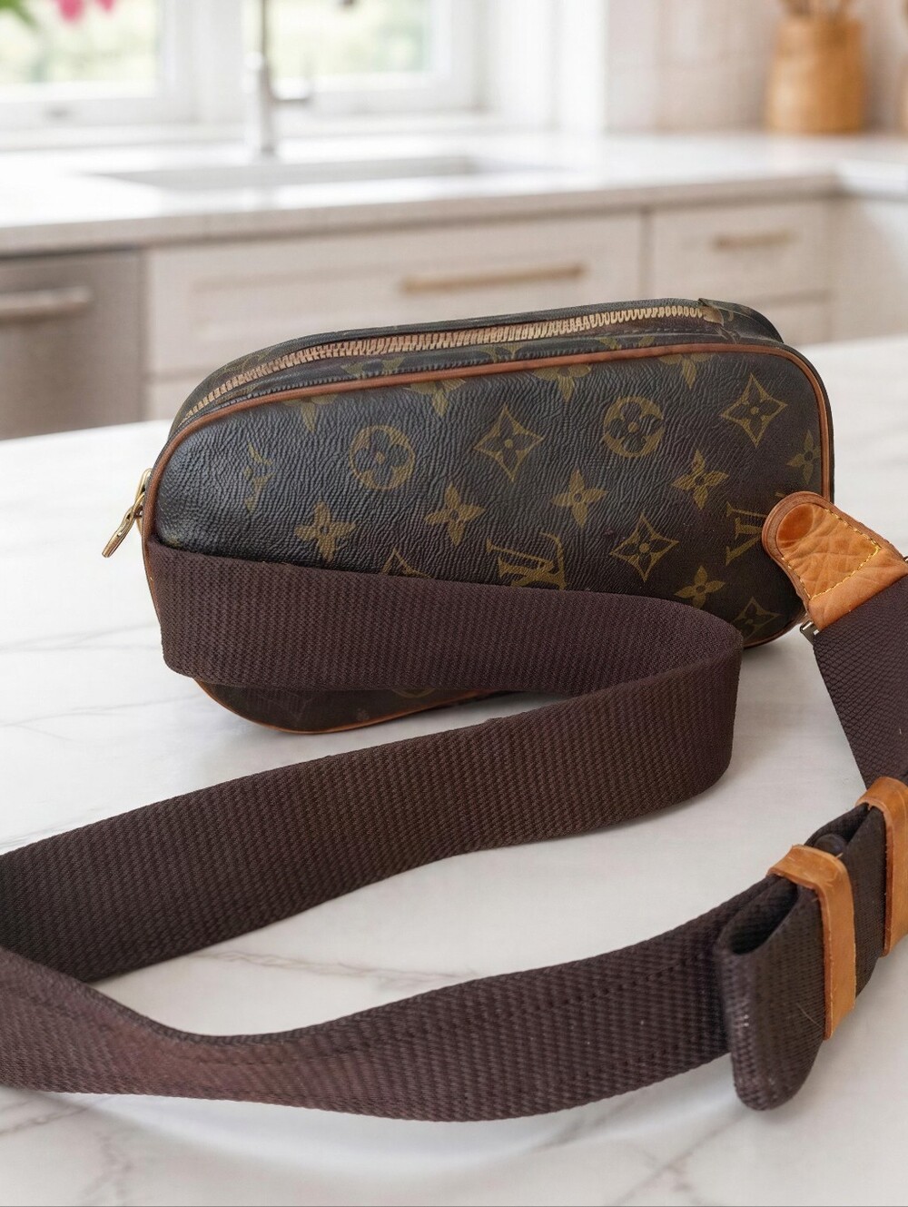 Louis Vuitton Vintage Pochette Gange Monogram Bumbag ✨ COA - Picture 8 of 16